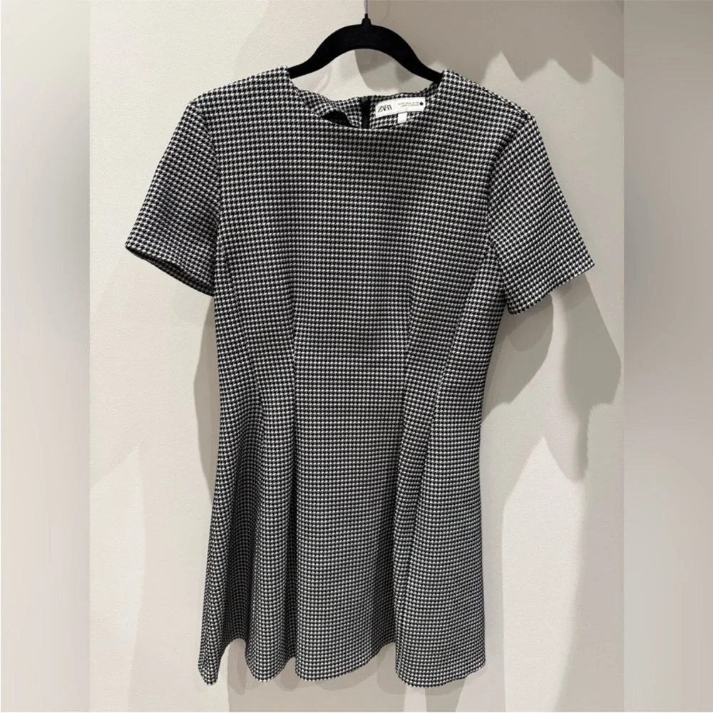 Zara NWT black & white houndstooth checkered print short sleeve mini dress - Picture 5 of 7